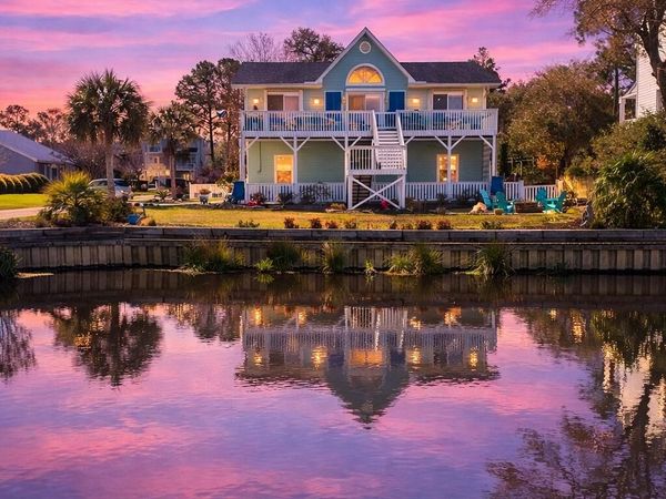 330 Cape Lookout Loop, Emerald Isle, NC 28594