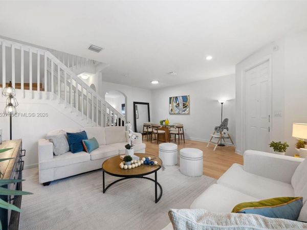 9380 W 33rd Ln , Hialeah, FL 33018