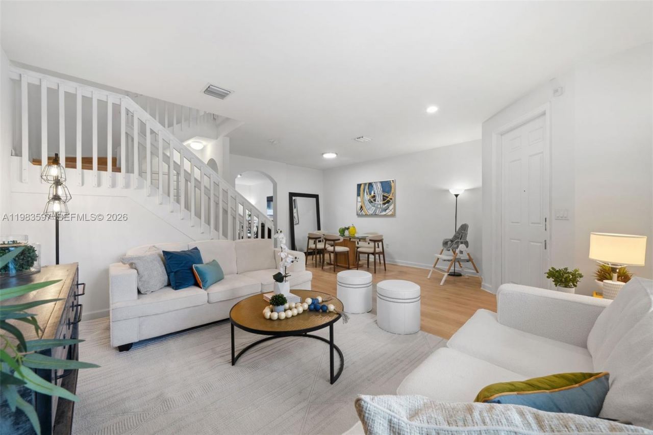 9380 W 33rd Ln , Hialeah, FL 33018 Photo