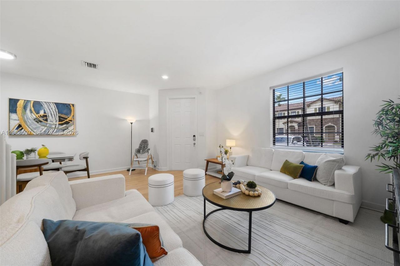 9380 W 33rd Ln , Hialeah, FL 33018 Photo