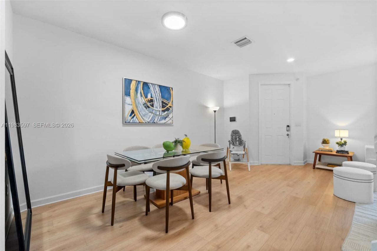 9380 W 33rd Ln , Hialeah, FL 33018 Photo