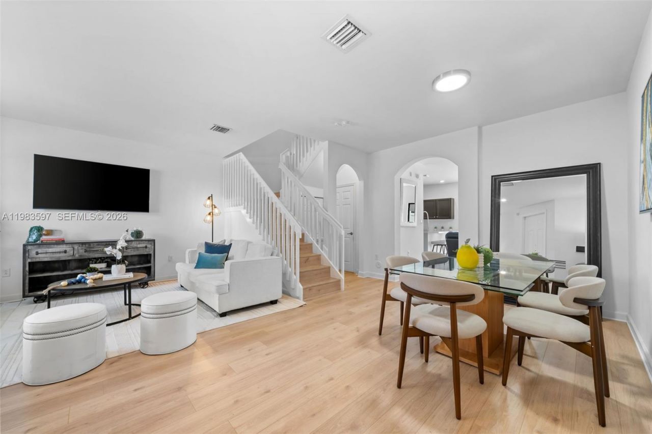 9380 W 33rd Ln , Hialeah, FL 33018 Photo