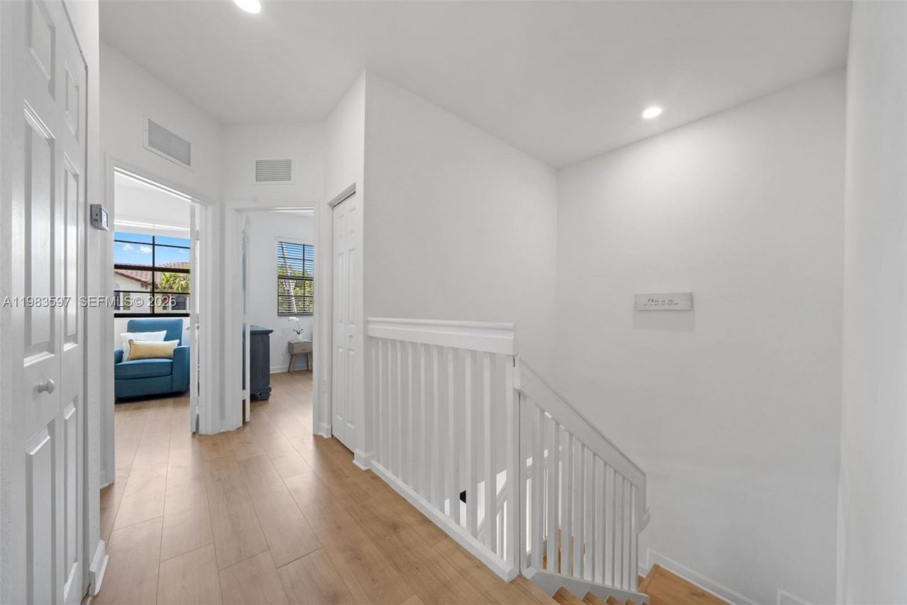 9380 W 33rd Ln , Hialeah, FL 33018 Photo