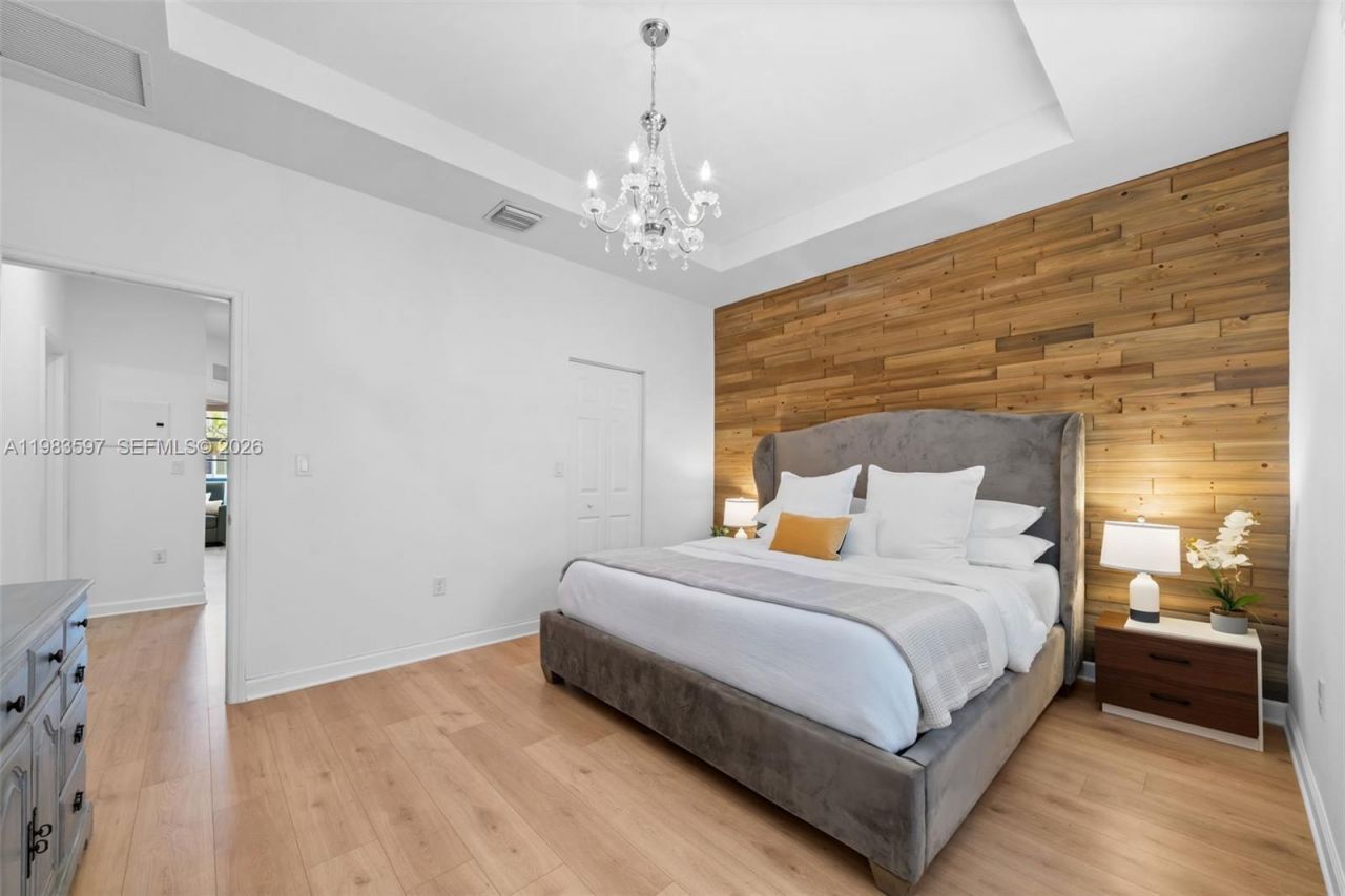 9380 W 33rd Ln , Hialeah, FL 33018 Photo