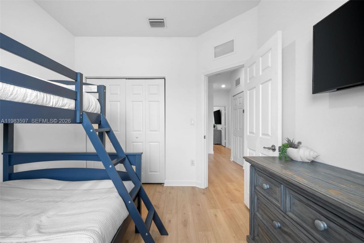 9380 W 33rd Ln , Hialeah, FL 33018 Photo