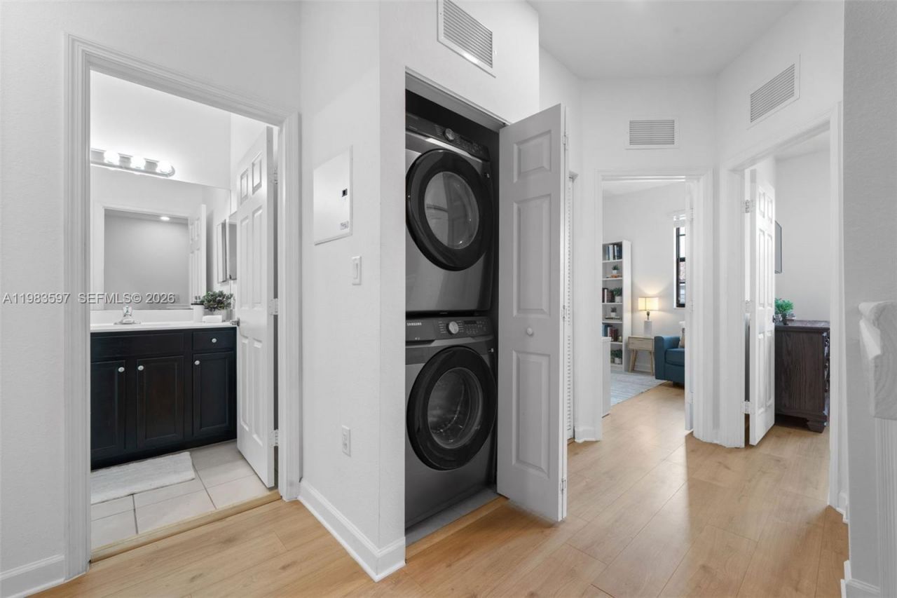 9380 W 33rd Ln , Hialeah, FL 33018 Photo