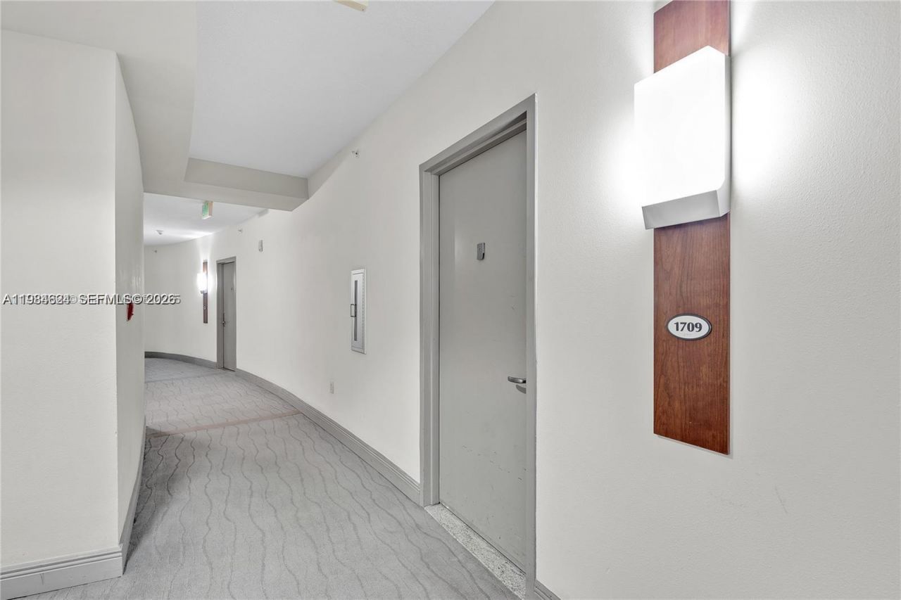 1750 N Bayshore Dr , Unit 1709, Miami, FL 33132 Photo