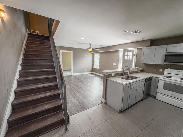 301 E Brockett Street, Unit 100, Sherman, TX 75090