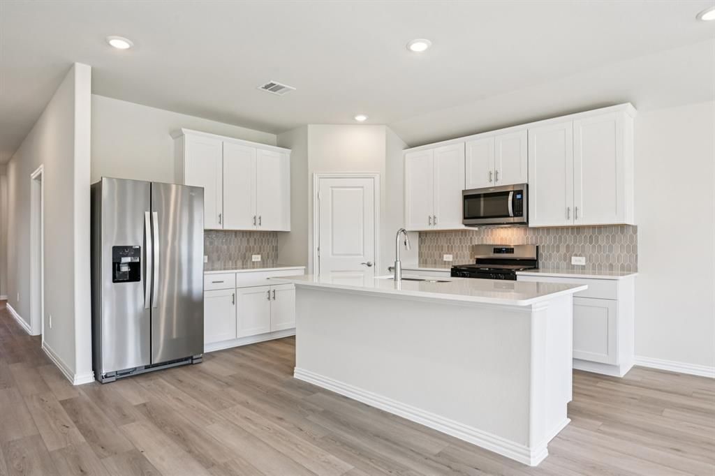 404 Castle Road, Sherman, TX 75092 Main Photo