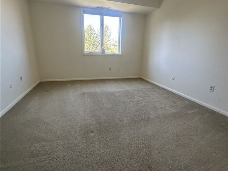 520 Meredith Lane, Unit 502, Cuyahoga Falls, OH 44223 Photo 13