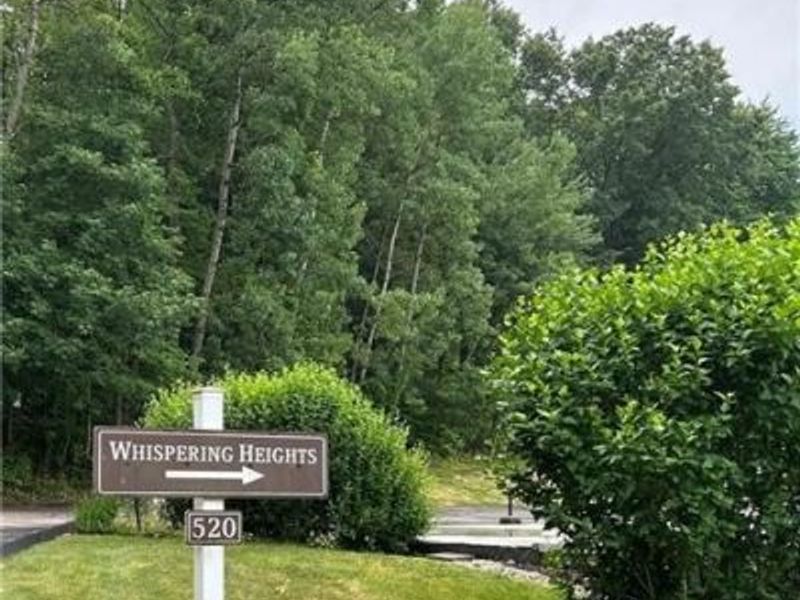 520 Meredith Lane, Unit 502, Cuyahoga Falls, OH 44223 Photo 2