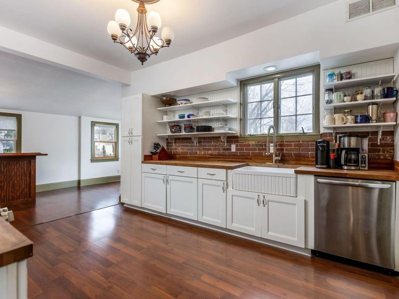 290 N Liberty Street , Delaware, OH 43015 Photo 16