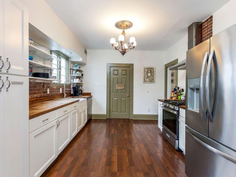 290 N Liberty Street , Delaware, OH 43015 Photo 18