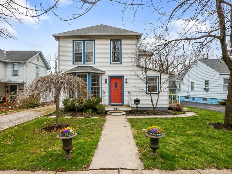 290 N Liberty Street , Delaware, OH 43015 Photo 2