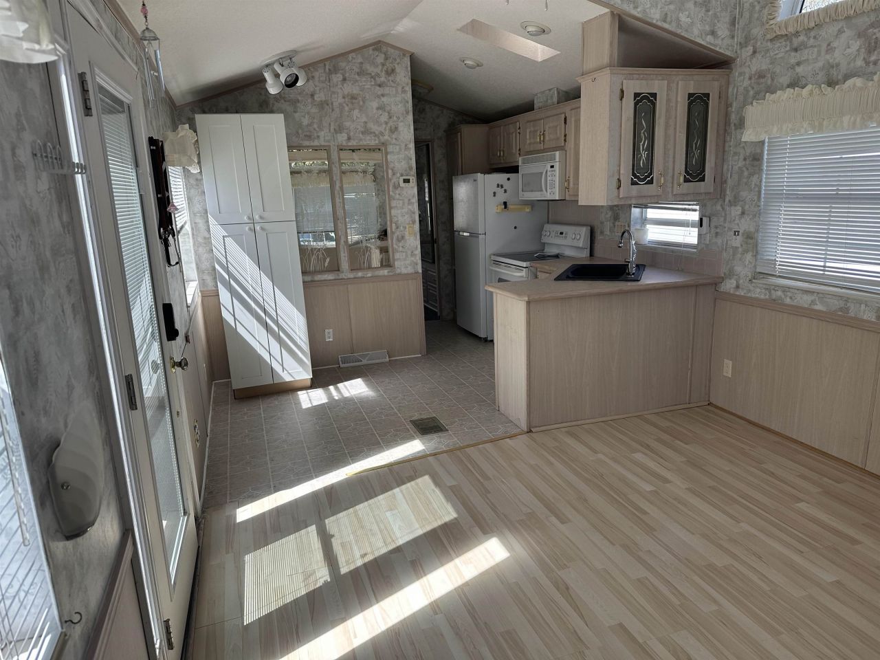 5400 Little River Neck Rd. Photo 6