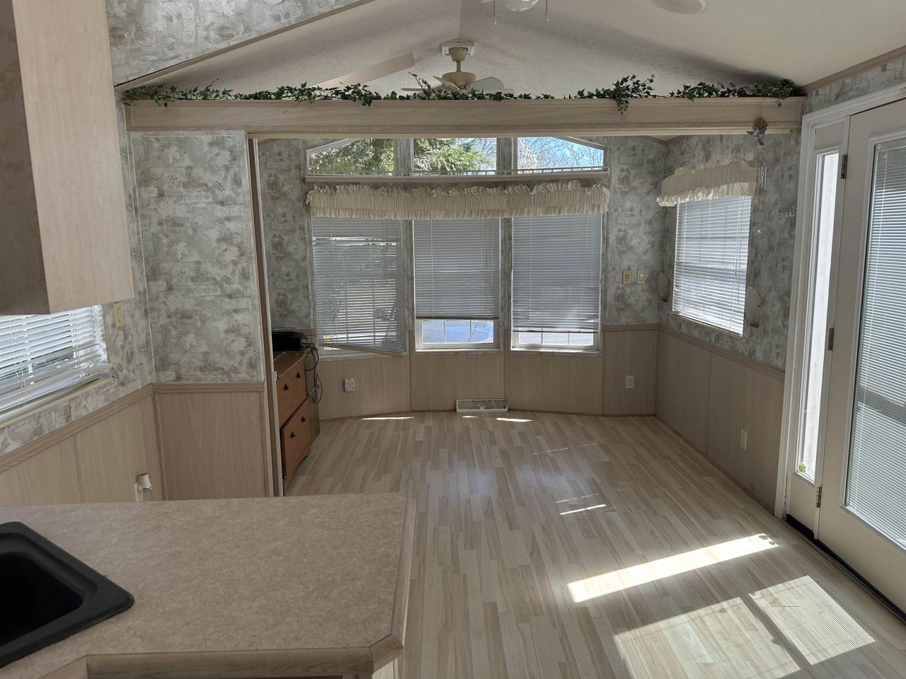 5400 Little River Neck Rd. Photo 7