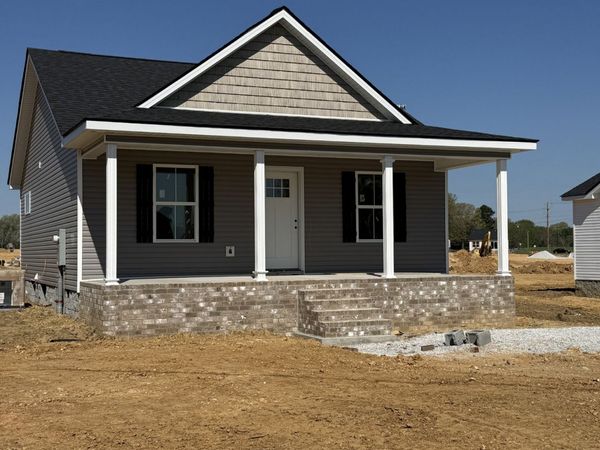 935 Wilkie St N, Mc Ewen, TN 37101