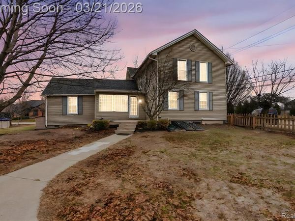 49777 Card Road, Macomb Twp, MI 48044