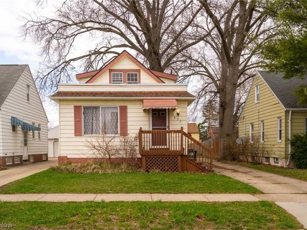 2422 North Avenue , Parma, OH 44134