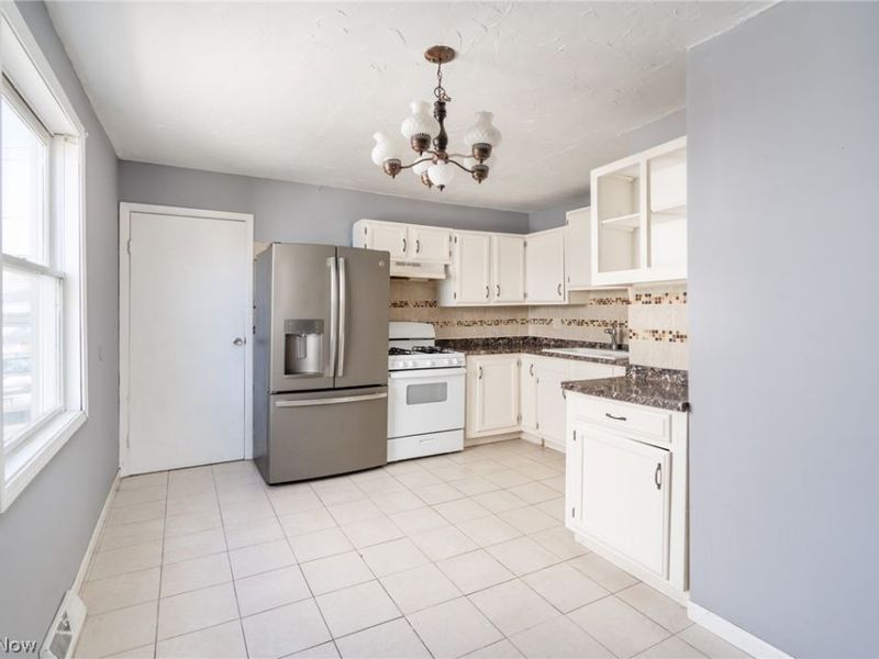 2422 North Avenue, Parma, OH 44134 Photo 12