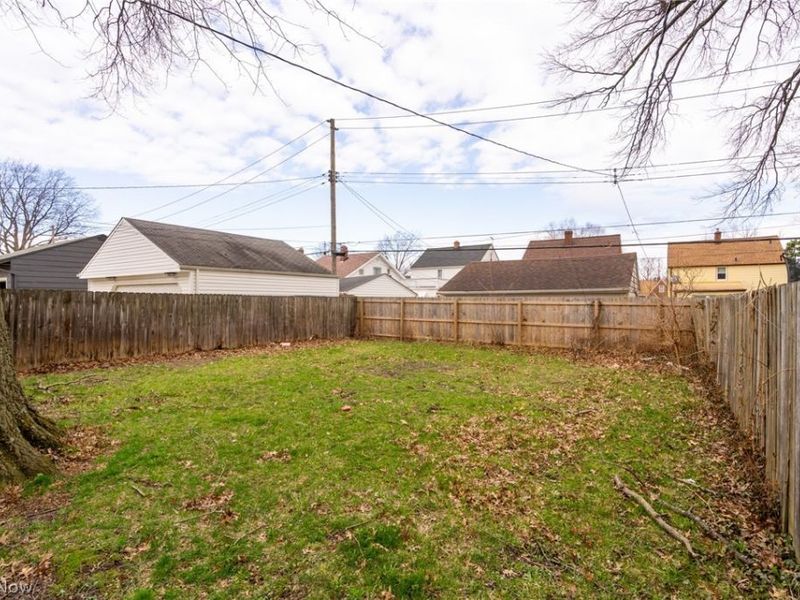 2422 North Avenue, Parma, OH 44134 Photo 3