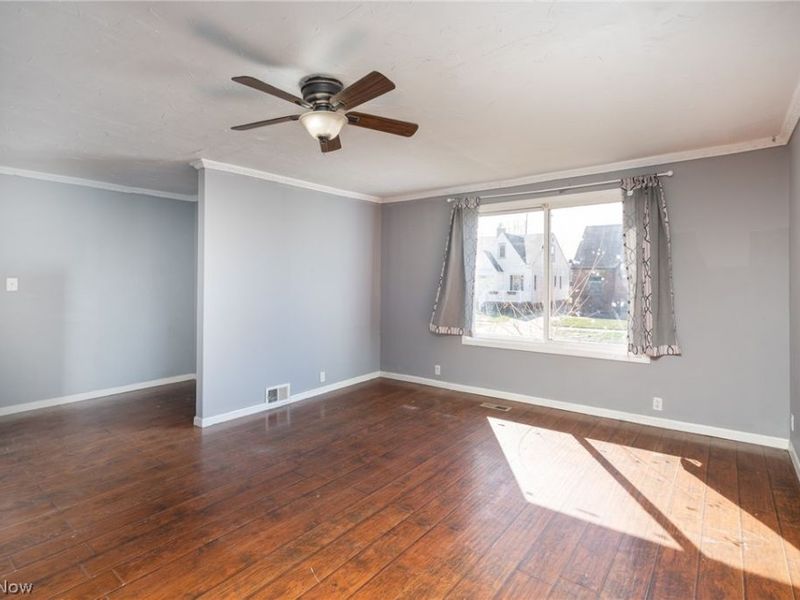 2422 North Avenue, Parma, OH 44134 Photo 5