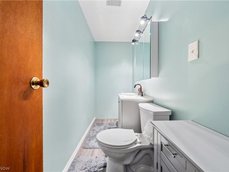 6040 Reynolds Road, Mentor on the Lake, OH 44060 Photo 18