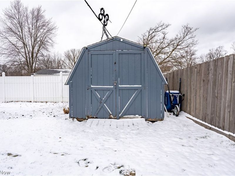 6040 Reynolds Road, Mentor on the Lake, OH 44060 Photo 21