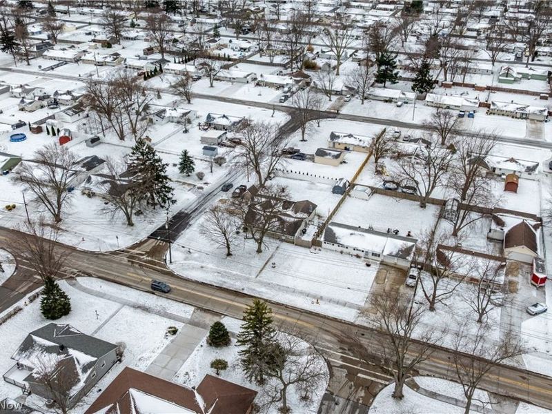 6040 Reynolds Road, Mentor on the Lake, OH 44060 Photo 24