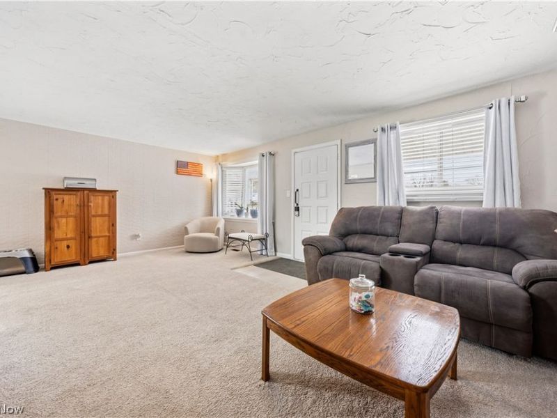 6040 Reynolds Road, Mentor on the Lake, OH 44060 Photo 5