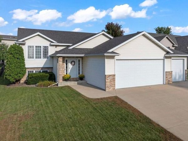 6247 Fairway Drive NW, Rochester, MN 55901