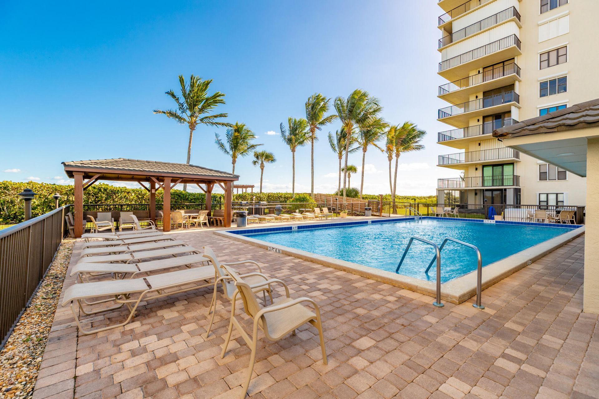 4200 N Hwy A1a, Unit 812, Hutchinson Island, FL 34949 Main Photo