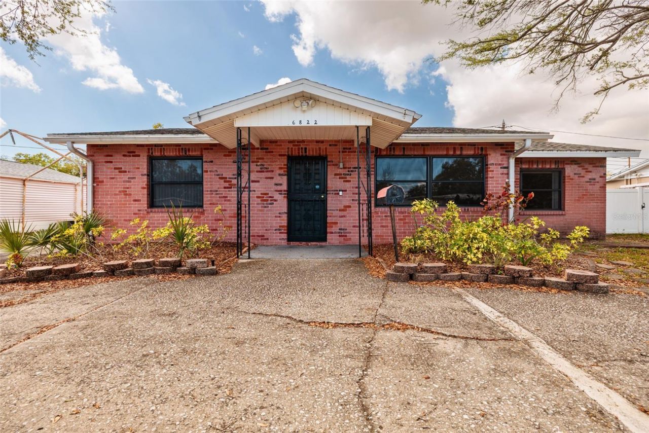 6822 21st Street N, Saint Petersburg, FL 33702 Main Photo