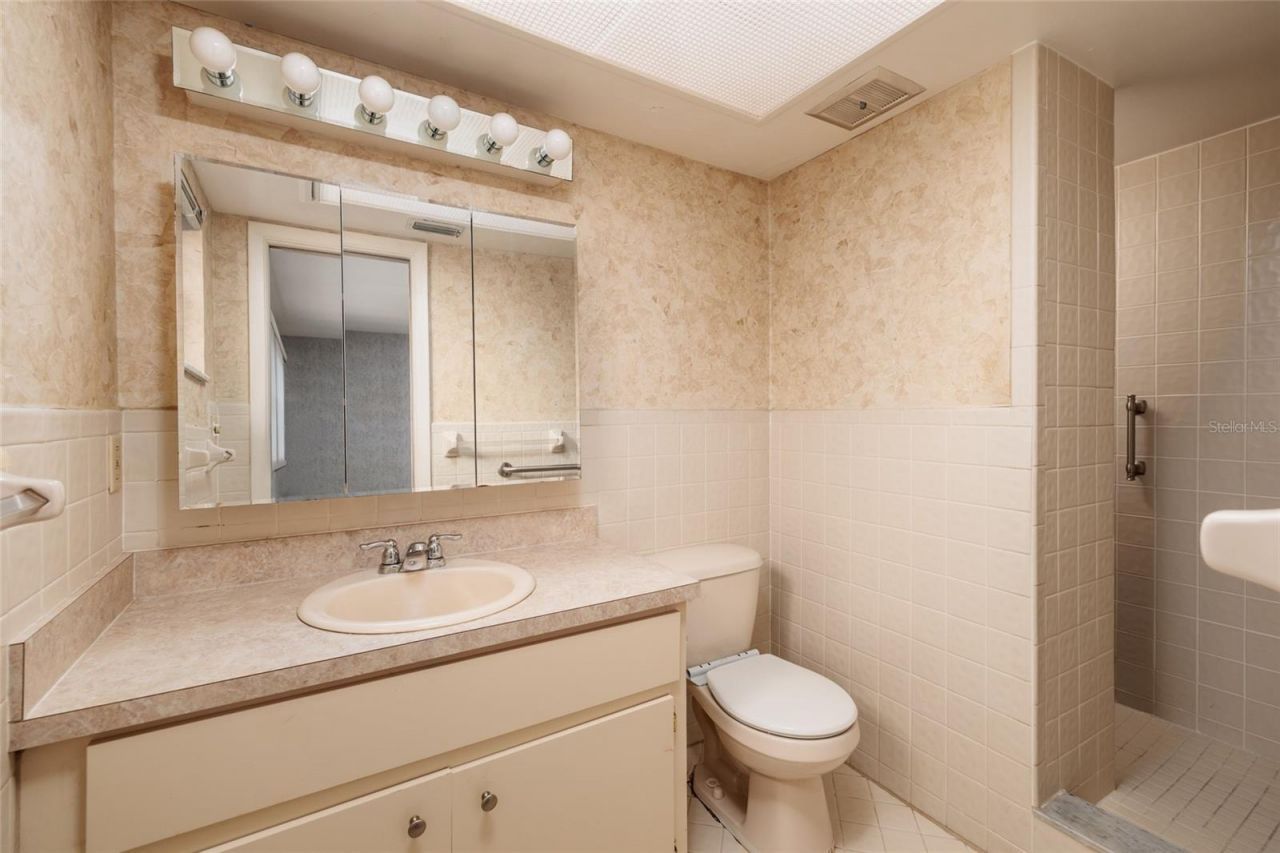 6822 21st Street N, Saint Petersburg, FL 33702 Photo