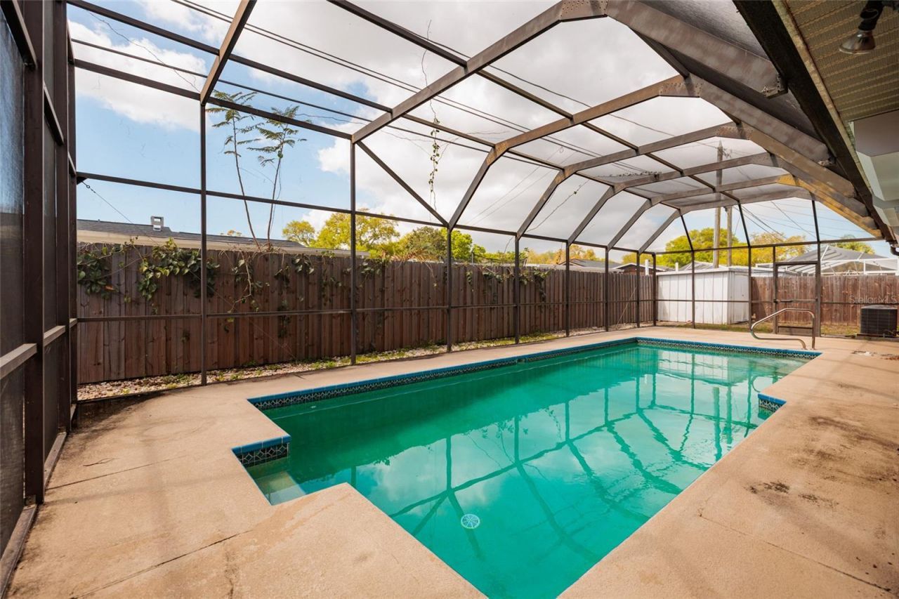 6822 21st Street N, Saint Petersburg, FL 33702 Photo