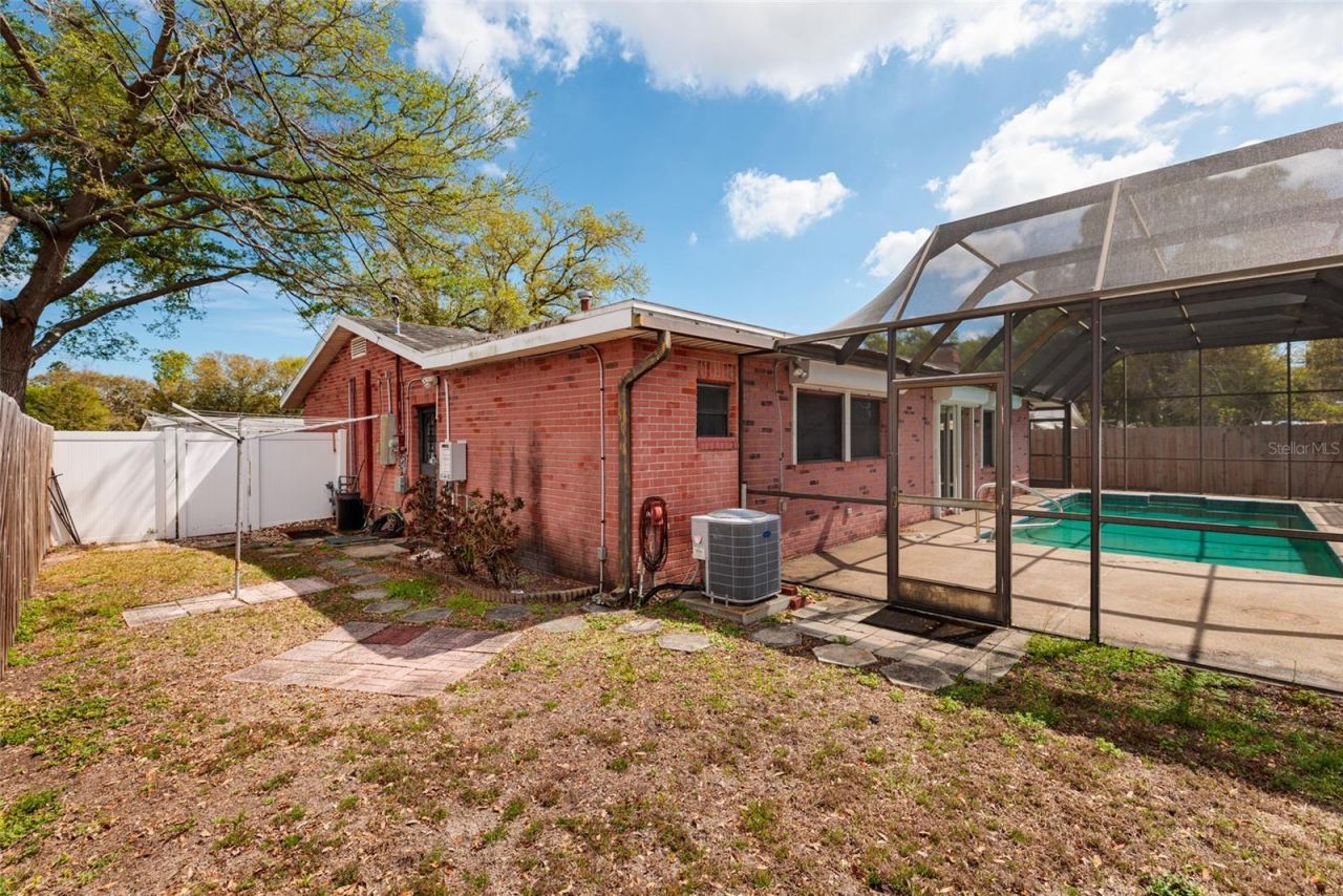 6822 21st Street N, Saint Petersburg, FL 33702 Photo