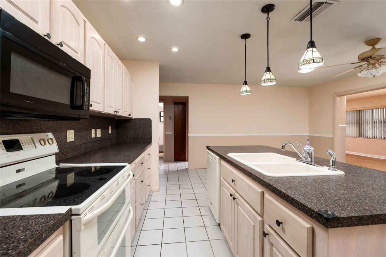 6822 21st Street N, Saint Petersburg, FL 33702 Photo