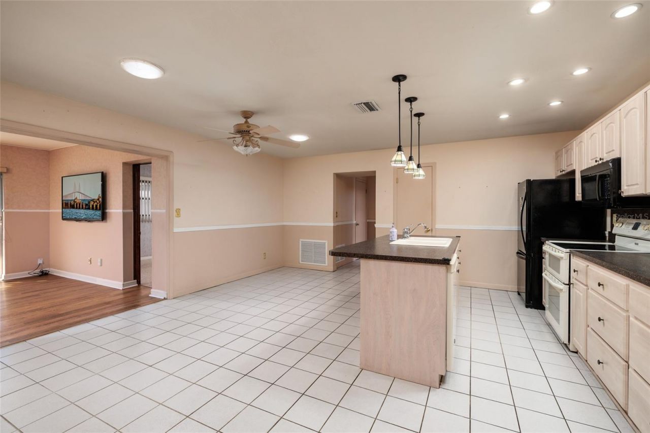 6822 21st Street N, Saint Petersburg, FL 33702 Photo