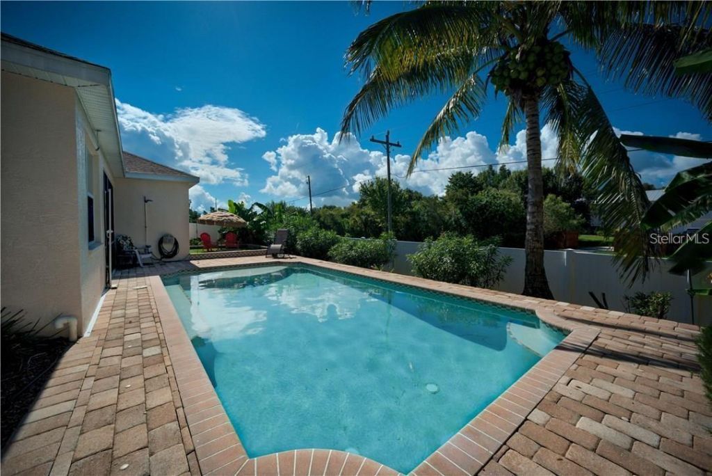 6614 64th Terrace E, Bradenton, FL 34203 Photo