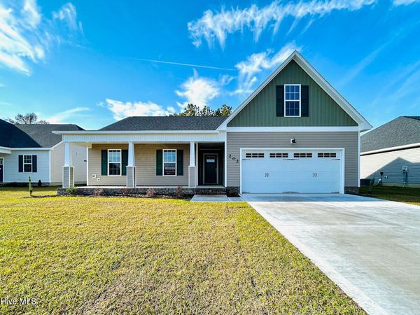 825 Hidden Bridge Drive , Jacksonville, NC 28546