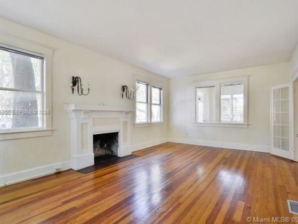 2000 S Miami Ave , Miami, FL 33129