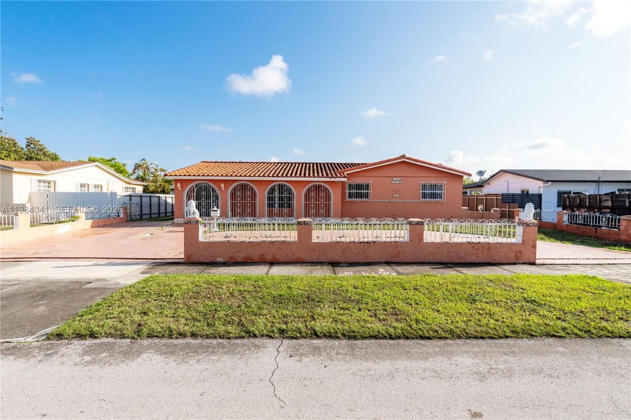 2791 Village Green Dr , Miami, FL 33175 Photo