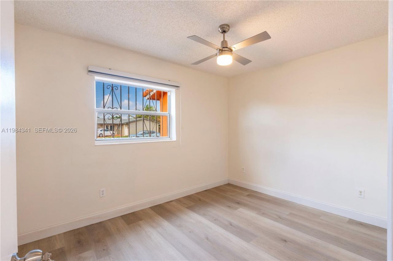 2791 Village Green Dr , Miami, FL 33175 Photo