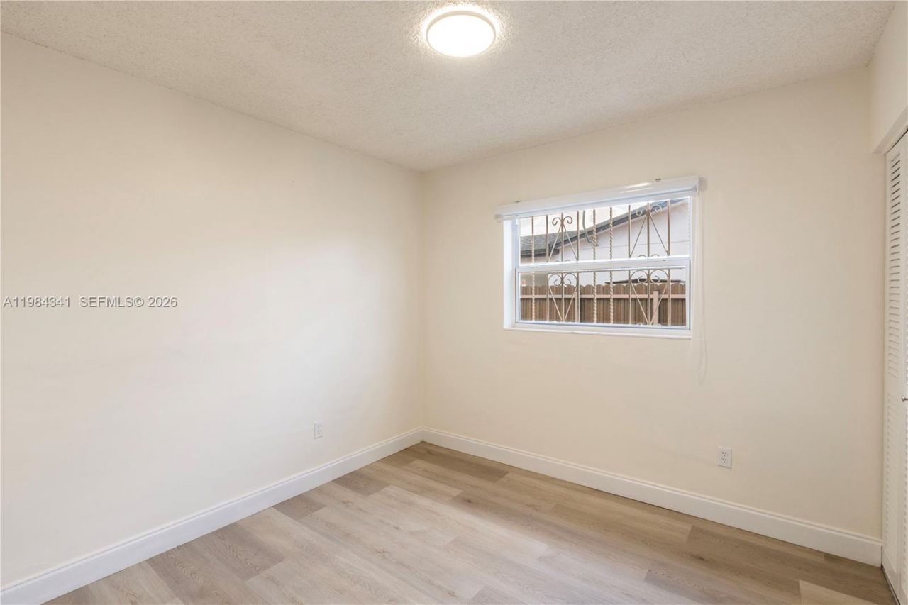 2791 Village Green Dr , Miami, FL 33175 Photo