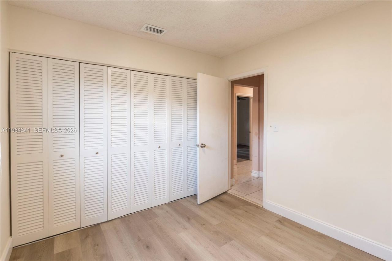 2791 Village Green Dr , Miami, FL 33175 Photo