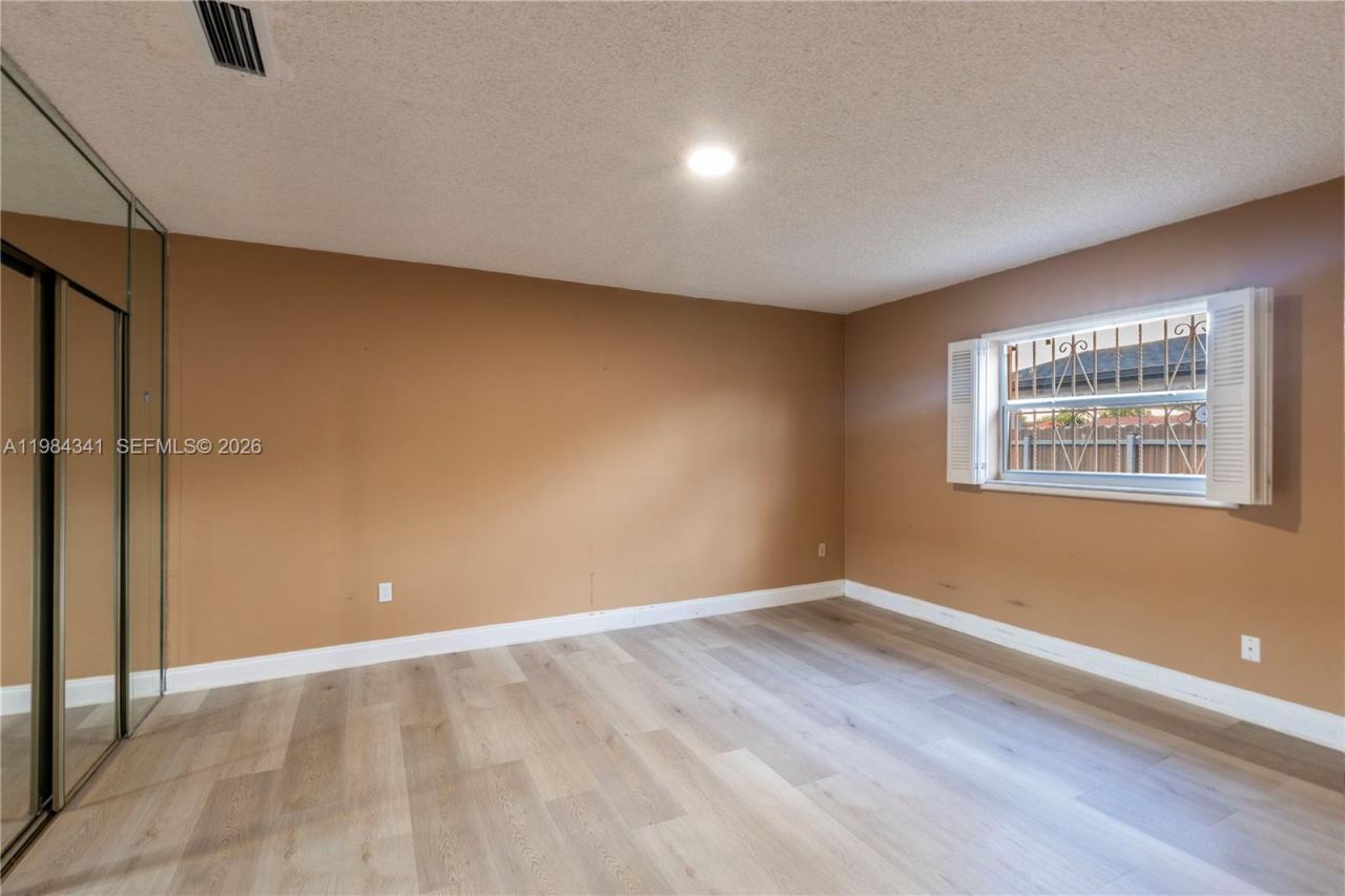 2791 Village Green Dr , Miami, FL 33175 Photo