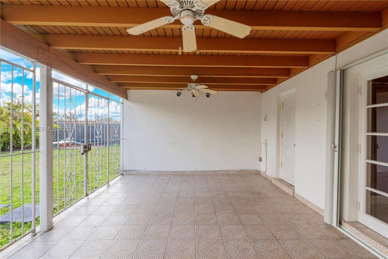 2791 Village Green Dr , Miami, FL 33175 Photo