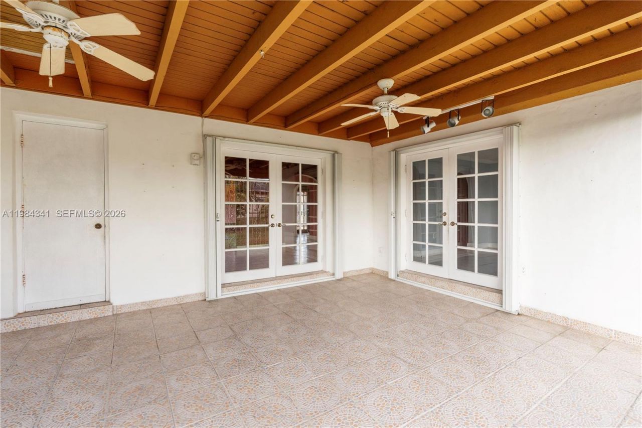 2791 Village Green Dr , Miami, FL 33175 Photo