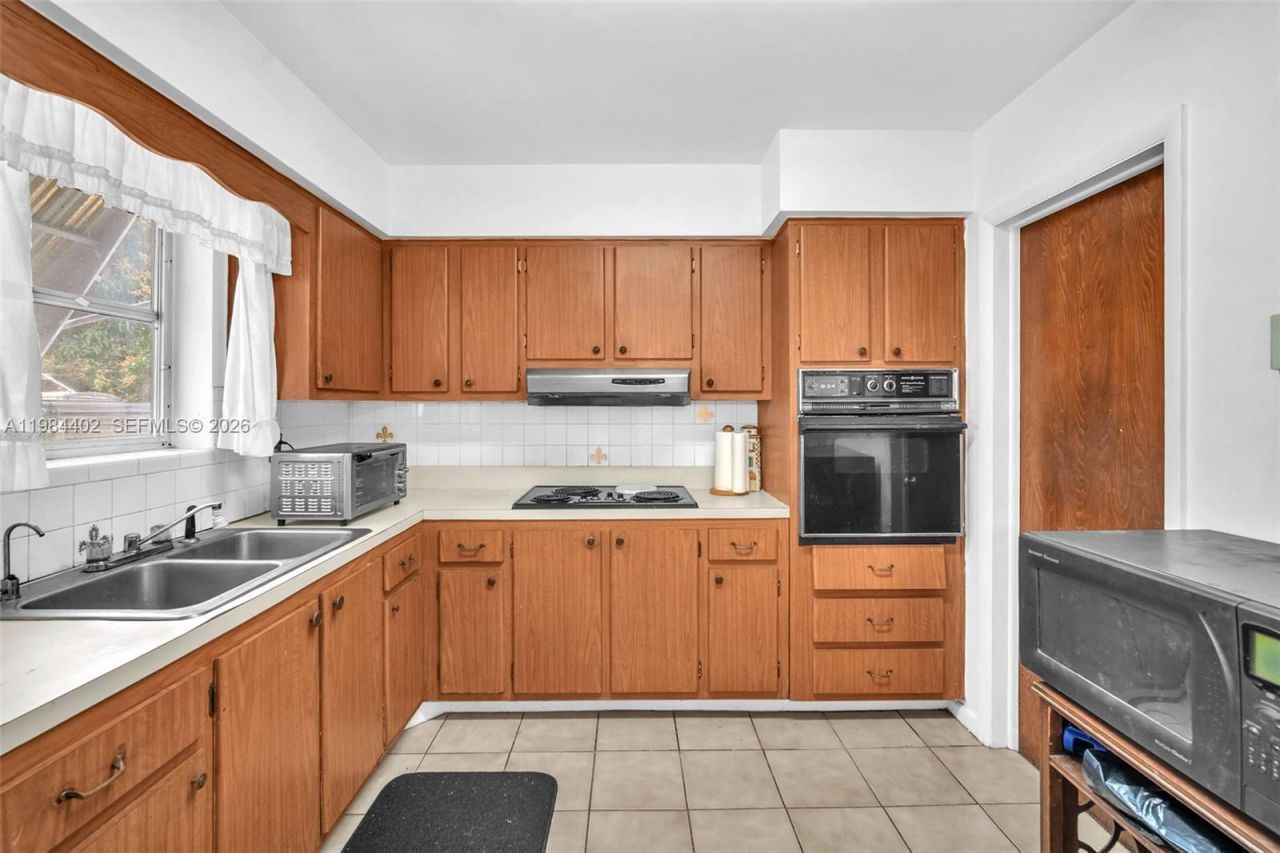 410 SW 71st Ave , Pembroke Pines, FL 33023 Photo