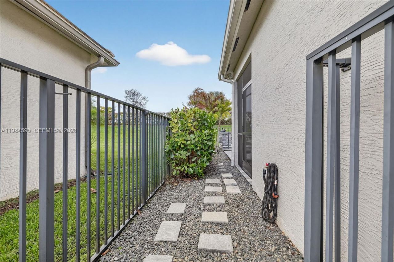 11884 SW Paradise River Rd , Port Saint Lucie, FL 34987 Photo